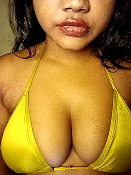 Hotlisa online show from December 3, 2025, 5:04 am