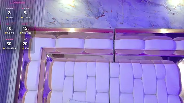 valkiria moore online show from January 12, 2026, 8:03 pm