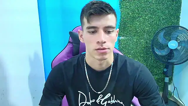 DEIBY BABY online show from February 3, 2025, 8:24 pm