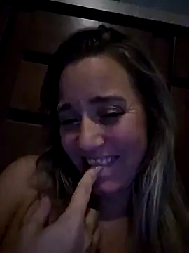 SkyelarSommer online show from December 11, 2024, 11:08 am