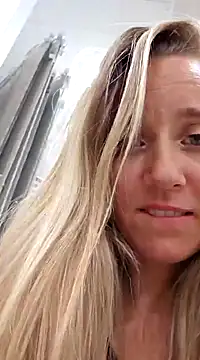 SkyelarSommer online show from December 14, 2024, 1:50 am