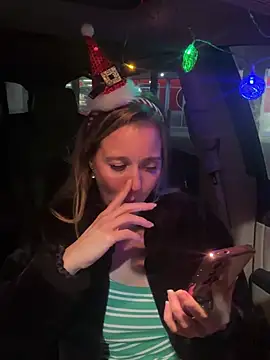 SkyelarSommer online show from December 22, 2024, 4:17 am