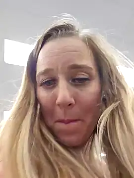 SkyelarSommer online show from February 1, 2025, 2:16 am