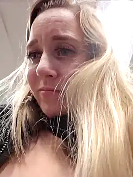 SkyelarSommer online show from February 2, 2025, 6:04 am