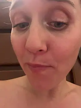 SkyelarSommer online show from March 3, 2025, 2:47 am