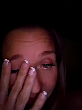 SkyelarSommer online show from March 10, 2026, 4:06 am