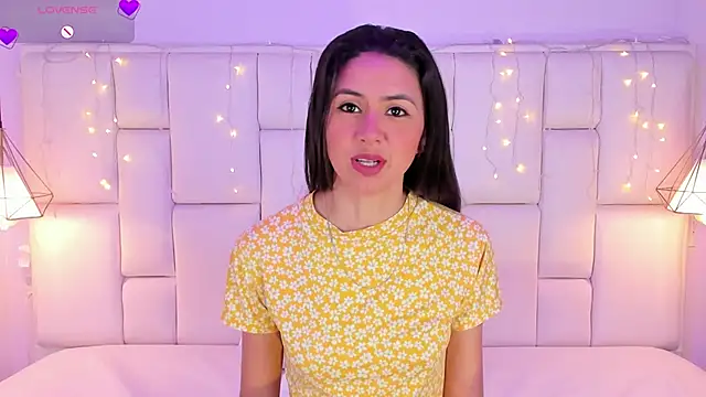 SarahSophia  online show from February 1, 2025, 11:21 am