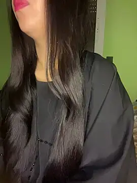 Mayacrayzi online show from February 3, 2026, 11:37 am