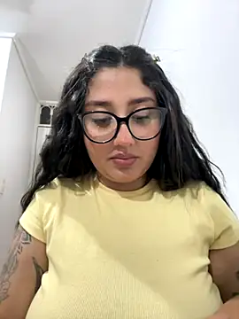 croftsmila online show from November 26, 2025, 11:28 pm