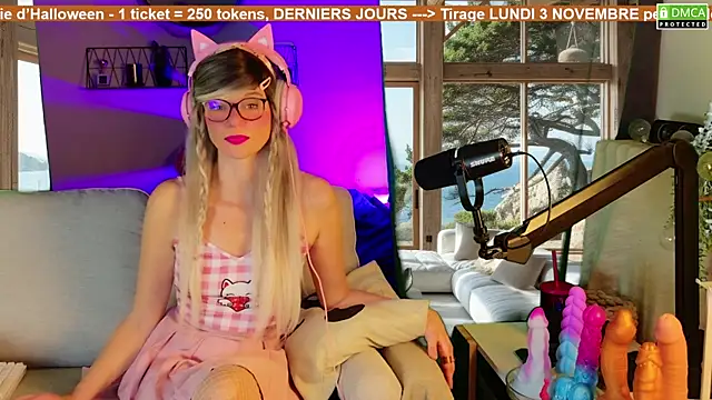 Kittychatte online show from November 2, 2025, 11:01 am