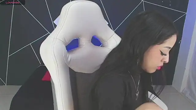 farichell online show from November 8, 2025, 2:28 pm