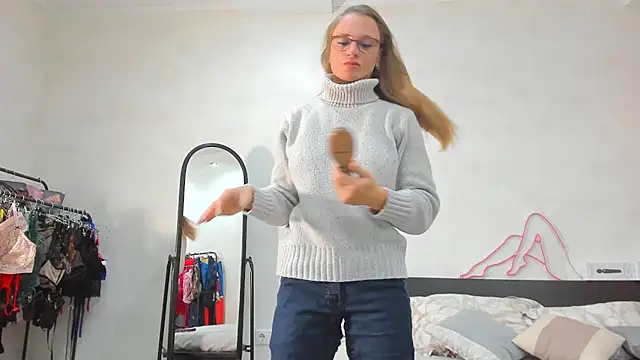 Snapshot of Milf_Tea chatting on March 14, 2025, 7:26 am Milf Tea online show from March 14, 2025, 7:26 am