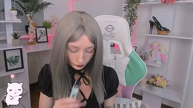 Katia Kim online show from October 27, 2025, 7:01 am