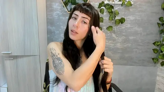 Snapshot of Mhelanny2 chatting on May 20, 2026, 8:15 pm Mhelanny2 online show from May 20, 2026, 8:15 pm