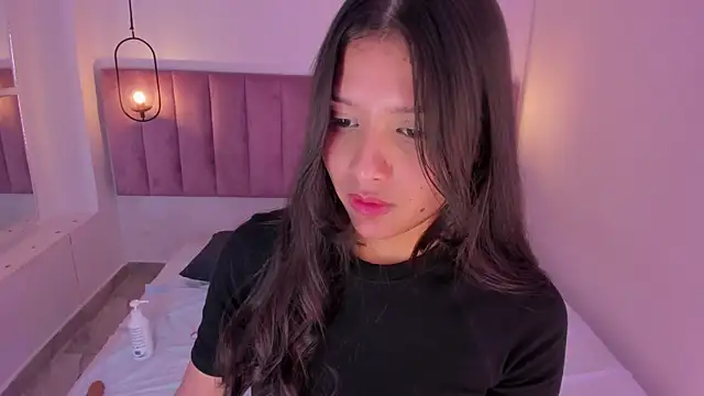 Snapshot of luisah_ chatting on February 25, 2025, 7:58 pm luisah online show from February 25, 2025, 7:58 pm