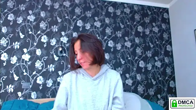 Sophi Cute online show from May 14, 2026, 12:56 pm