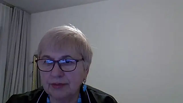 Snapshot of SweetCherry27 chatting on February 4, 2026, 5:08 pm SweetCherry27 online show from February 4, 2026, 5:08 pm