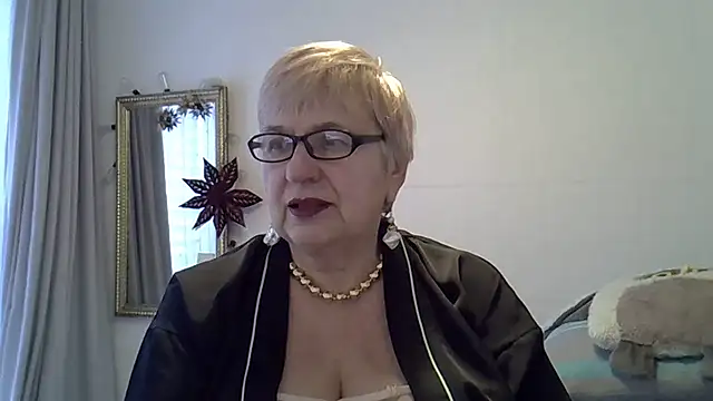 Snapshot of SweetCherry27 chatting on February 6, 2026, 9:56 am SweetCherry27 online show from February 6, 2026, 9:56 am