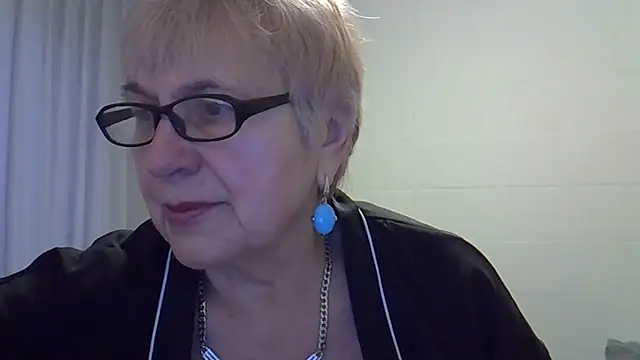 Snapshot of SweetCherry27 chatting on February 11, 2026, 4:34 pm SweetCherry27 online show from February 11, 2026, 4:34 pm
