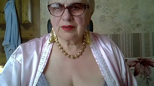 SweetCherry27 online show from May 6, 2026, 2:44 pm
