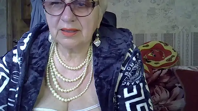 SweetCherry27 online show from May 13, 2026, 3:42 pm