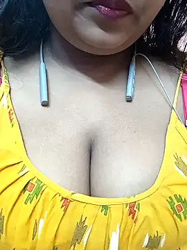 Snapshot of Sophiaboudi chatting on January 10, 2025, 5:24 pm Sophiaboudi online show from January 10, 2025, 5:24 pm