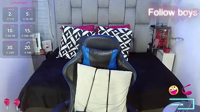 evelin zaens online show from November 9, 2025, 4:11 am