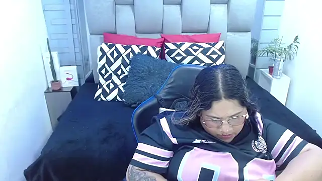 evelin zaens online show from March 27, 2026, 8:26 am