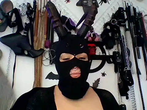 FeticheMacabre online show from April 6, 2026, 3:35 pm