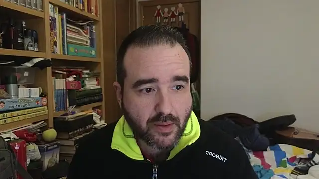 curiosillo83 online show from April 3, 2026, 8:34 am