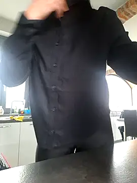 Snapshot of luxxe25 chatting on January 15, 2026, 9:14 am luxxe25 online show from January 15, 2026, 9:14 am