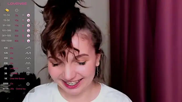 KindHazelHere  online show from February 25, 2025, 6:31 pm