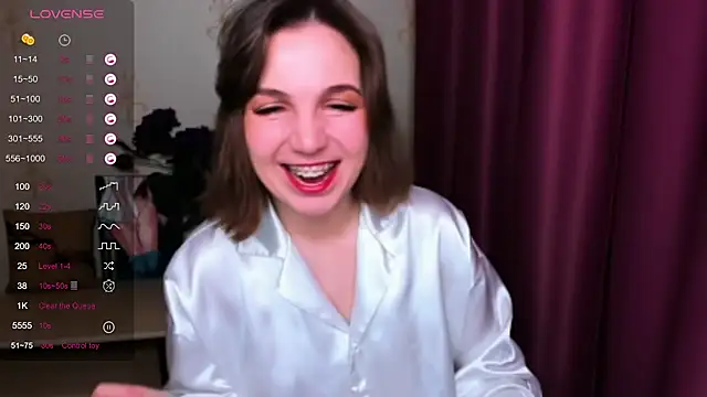 KindHazelHere  online show from March 5, 2025, 4:13 pm