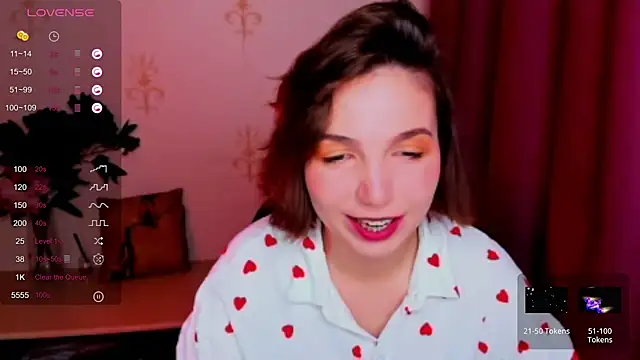 KindHazelHere  online show from October 26, 2025, 8:20 am