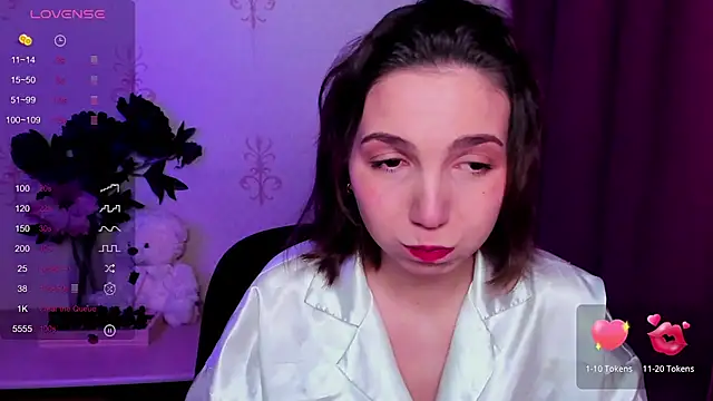 KindHazelHere  online show from February 25, 2026, 11:47 pm