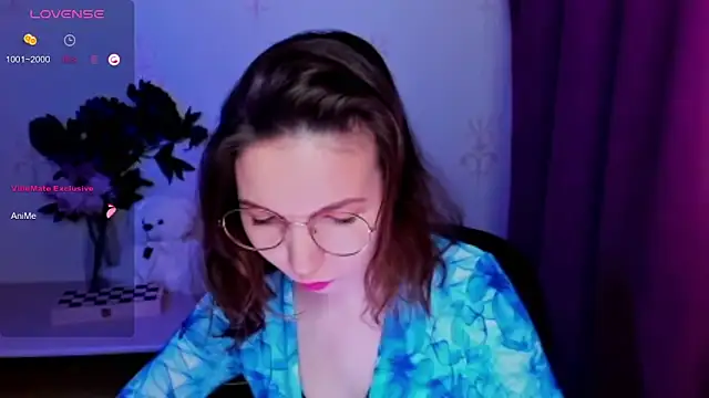 KindHazelHere  online show from April 18, 2026, 6:12 pm