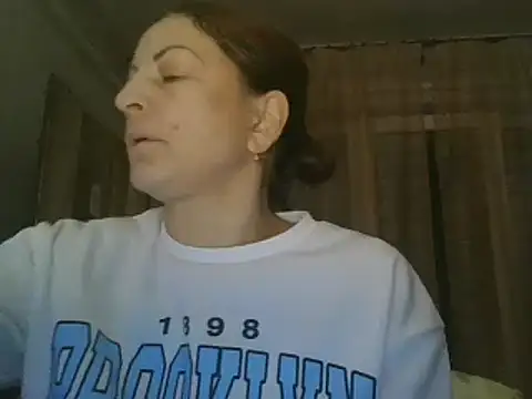 Snapshot of ShawnaAdams chatting on February 28, 2025, 4:53 pm ShawnaAdams online show from February 28, 2025, 4:53 pm