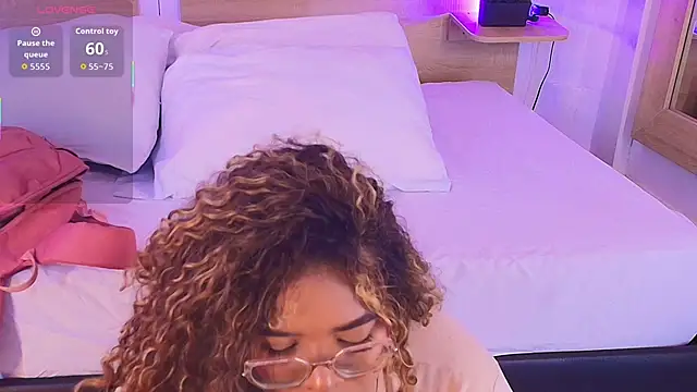  nickypurple  online show from November 17, 2025, 6:14 pm