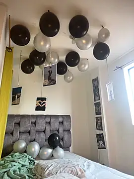 matatanlove online show from December 5, 2025, 6:04 pm