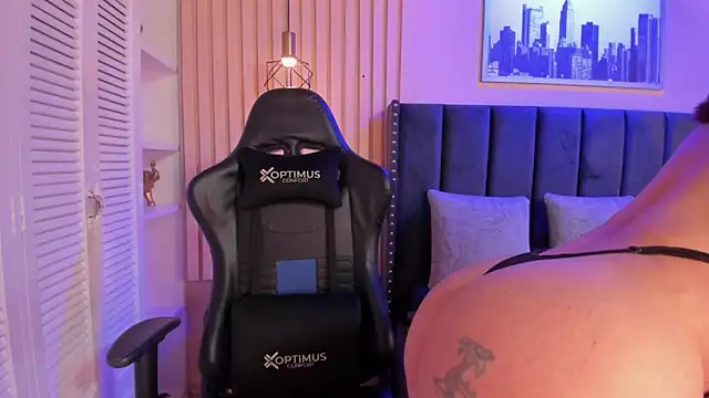 ashlye miller  online show from September 11, 2025, 4:23 am