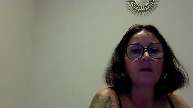 feline27 online show from November 5, 2025, 8:20 pm