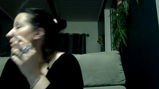 Snapshot of feline27 chatting on January 31, 2026, 10:19 pm feline27 online show from January 31, 2026, 10:19 pm