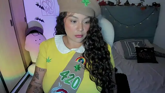 bigbooty-30 online show from October 28, 2025, 11:29 pm