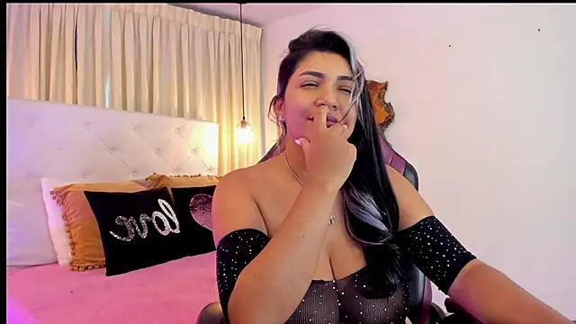 BonnieBad01 online show from October 17, 2025, 5:37 pm