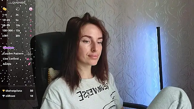 Snapshot of xx_adrihanna_xx chatting on June 3, 2026, 7:00 am xx adrihanna xx online show from June 3, 2026, 7:00 am