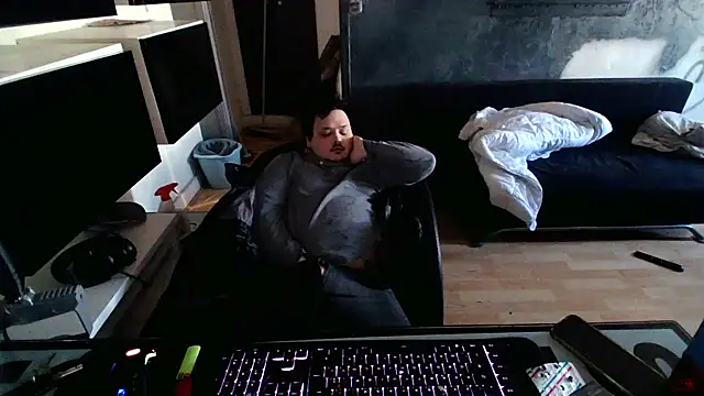 Bebemickey75 online show from March 15, 2026, 11:16 am