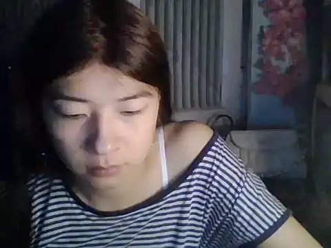 CarlyJoy online show from June 4, 2026, 4:02 pm