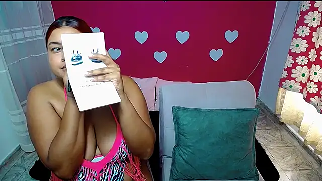 Snapshot of violeta_rous chatting on May 19, 2026, 2:56 pm violeta rous online show from May 19, 2026, 2:56 pm