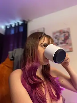 Snapshot of Pretty-10Woman chatting on January 26, 2025, 6:48 pm Pretty-10Woman online show from January 26, 2025, 6:48 pm