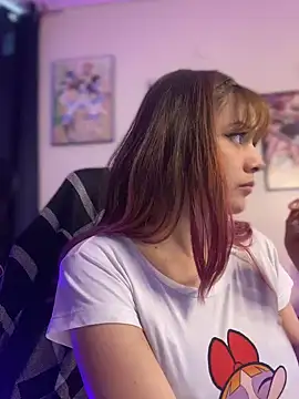 Snapshot of Pretty-10Woman chatting on February 21, 2025, 9:43 pm Pretty-10Woman online show from February 21, 2025, 9:43 pm